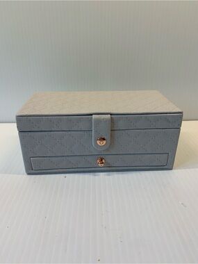 Pandora Light Gray Quilted Jewelry Organizer with Rose Gold Accents